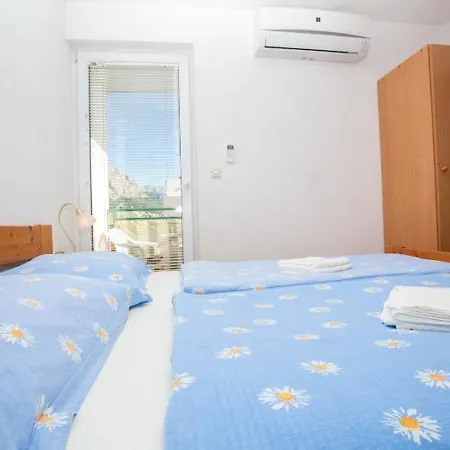 The Location In Makarska,free P, Option Bikes Guest house