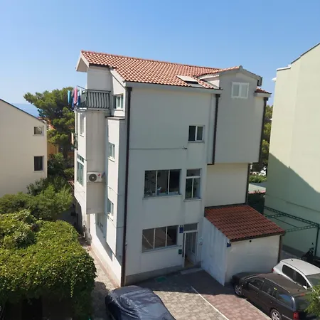 Pensjonat The Location In Makarska,free P, Option Bikes 3*