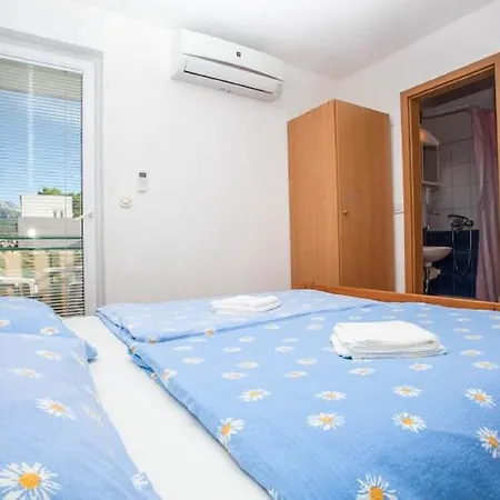 ゲストハウス The Location In Makarska,free P, Option Bikes