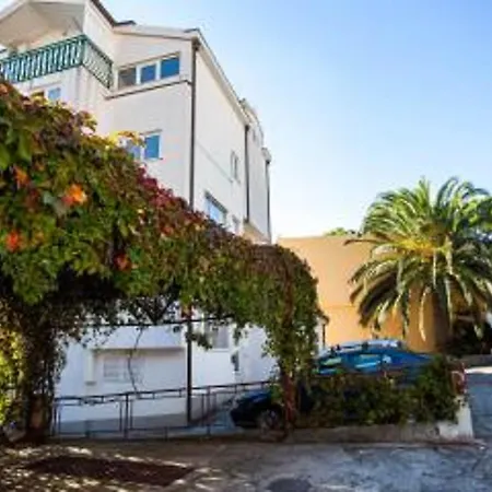 ゲストハウス The Location In Makarska,free P, Option Bikes 3*