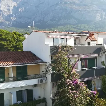 The Location In Makarska,free P, Option Bikes ゲストハウス マカルスカ